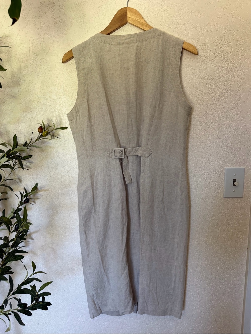 Vintage Worthington linen blend Sleeveless Button-Front Midi Dress in Beige - Picture 8 of 11